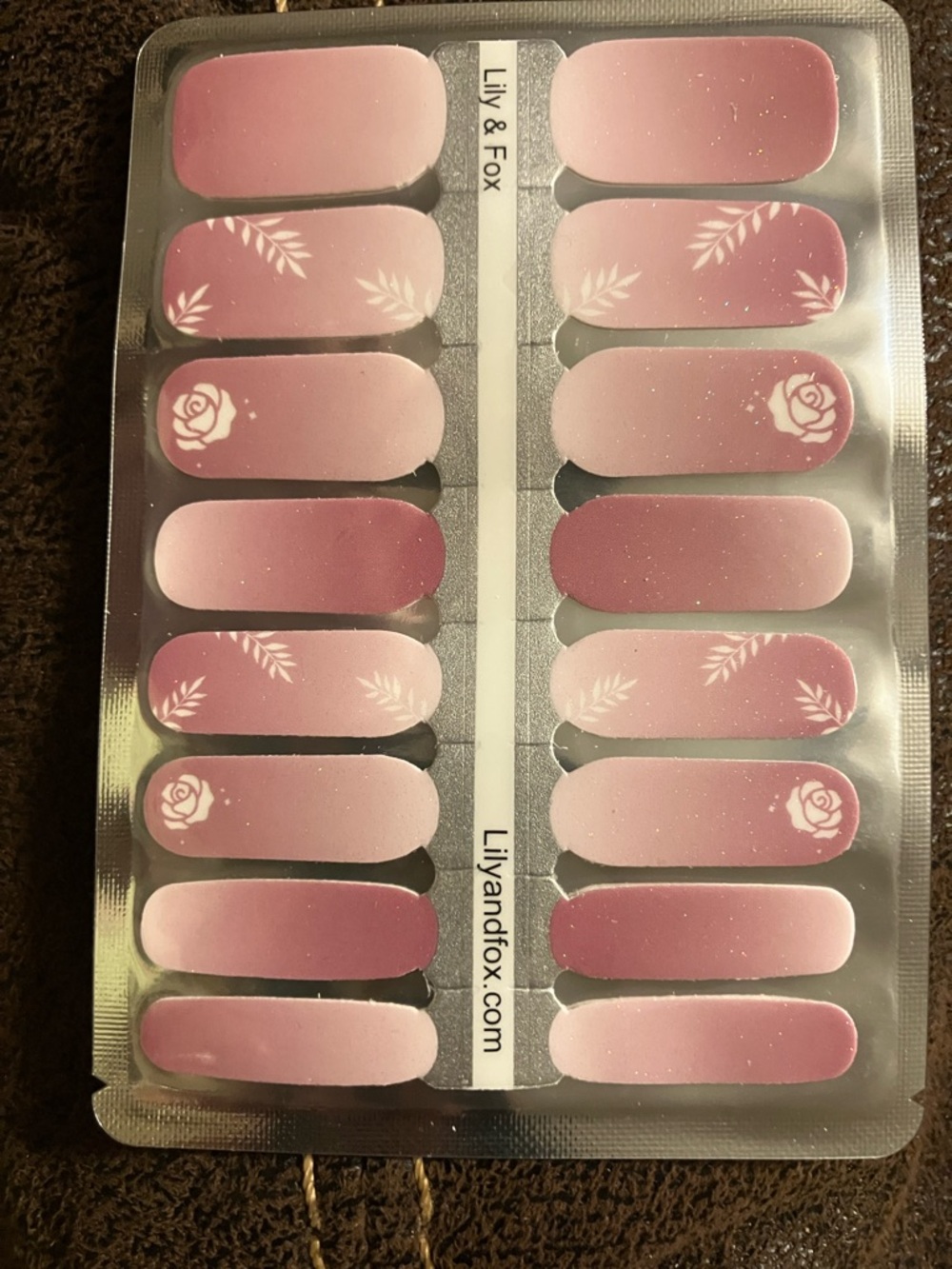 Lily and Fox 🦊 Nail Wraps
Brand new & sealed. ✨